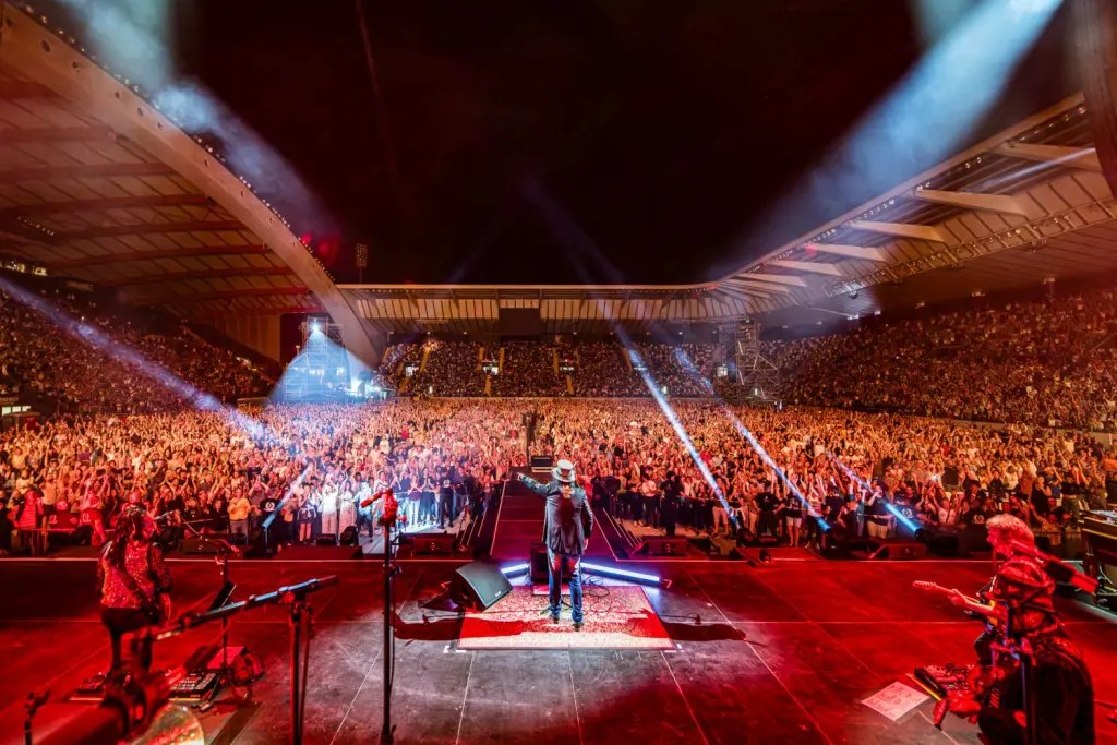 Zucchero Questa Sera Il Finale Del Suo Tour A San Siro Info Scaletta