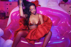 @rihanna-4