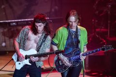 Steve-Vai-7-aprile-2023-Teatro-Dal-Verme-di-Milano-2