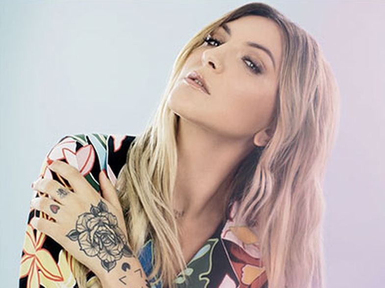 “Jump” è il nuovo singolo per Julia Michaels