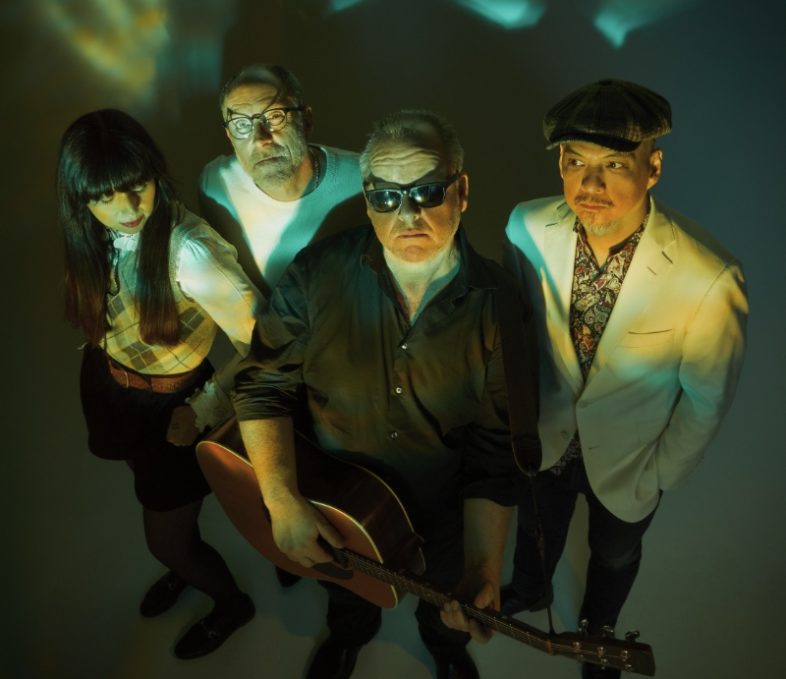 Tornano i PIXIES con un nuovo album “Beneath the Eyrie”