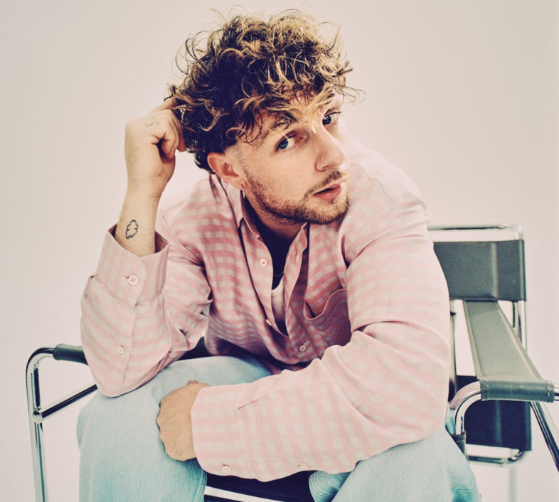 TOM GRENNAN debutta in vetta nella chart album Uk