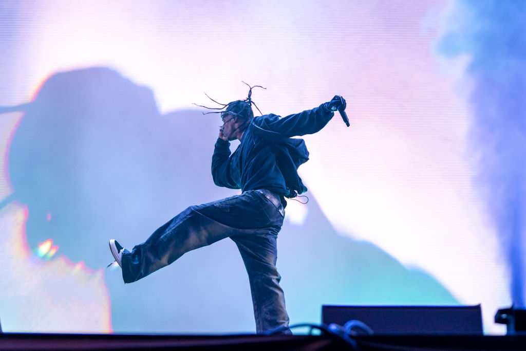 Recensione concerto TRAVIS SCOTT fiamme, fumo, musica e pioggia