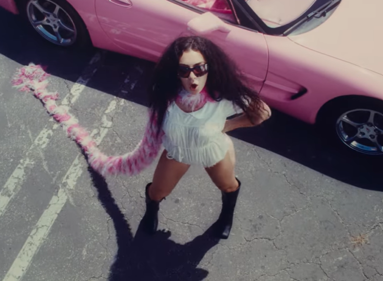 CHARLI XCX “Speed Drive” tratto dalla colonna sonora di Barbie The Album [Guarda il video]