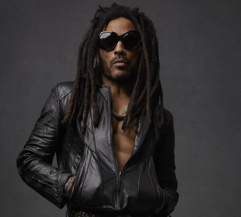 LENNY KRAVITZ sexy e nudo nel video del nuovo singolo “TK421” [Guarda il video]