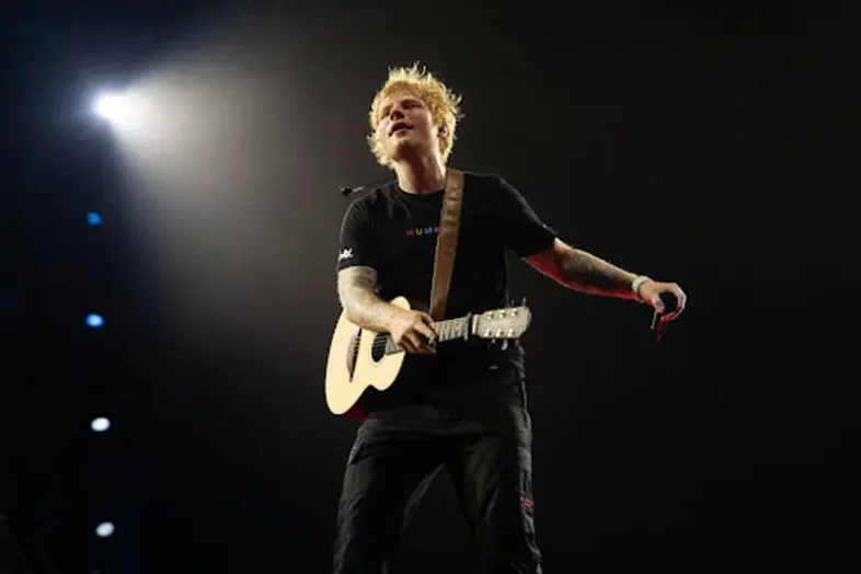 ED SHEERAN esce il 27 settembre “+-=÷× (TOUR COLLECTION)”