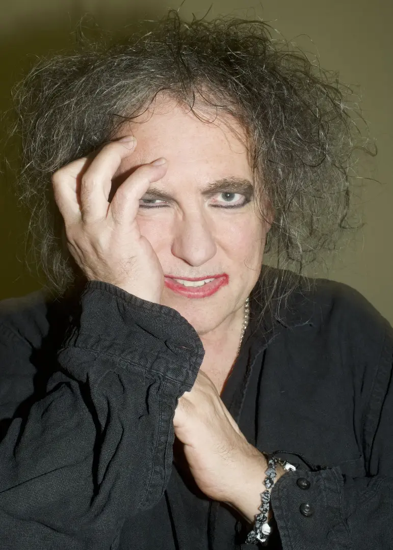 THE CURE ascolta il nuovo singolo “ALONE”